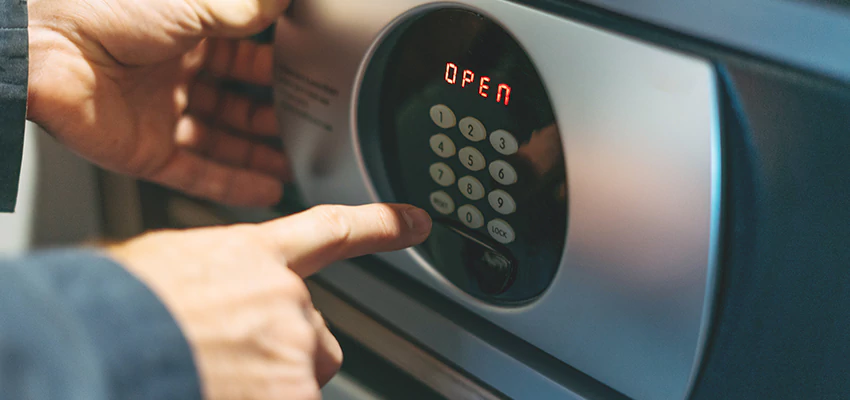 Cash Safe Openers in Madera, California