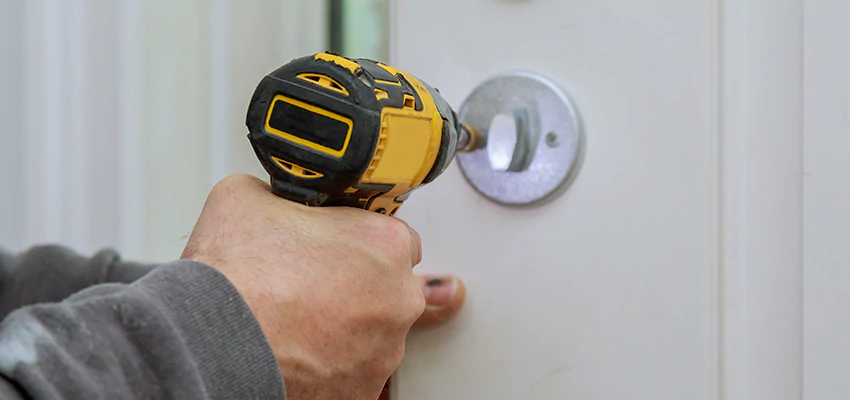 Street Locksmith For Smart Lock Repair in Madera, CA